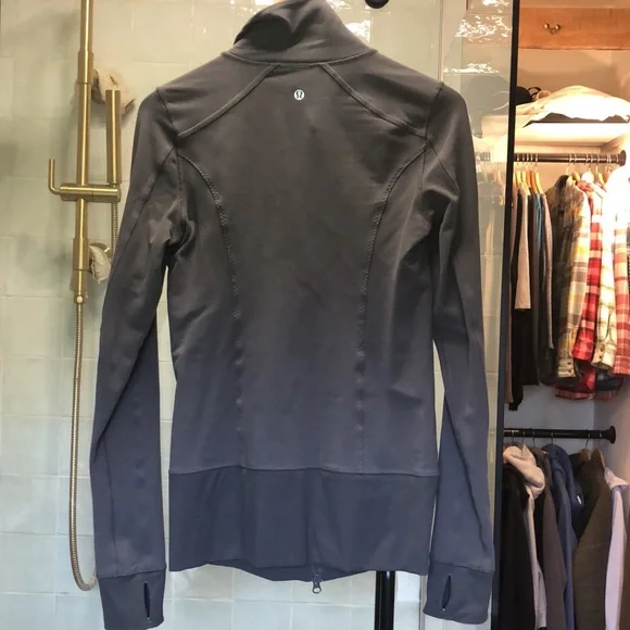 Lululemon size 6 grey zip up - Picture 2 of 3
